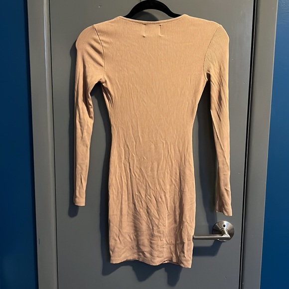 Princess Polly Dress - Picture 2 of 3